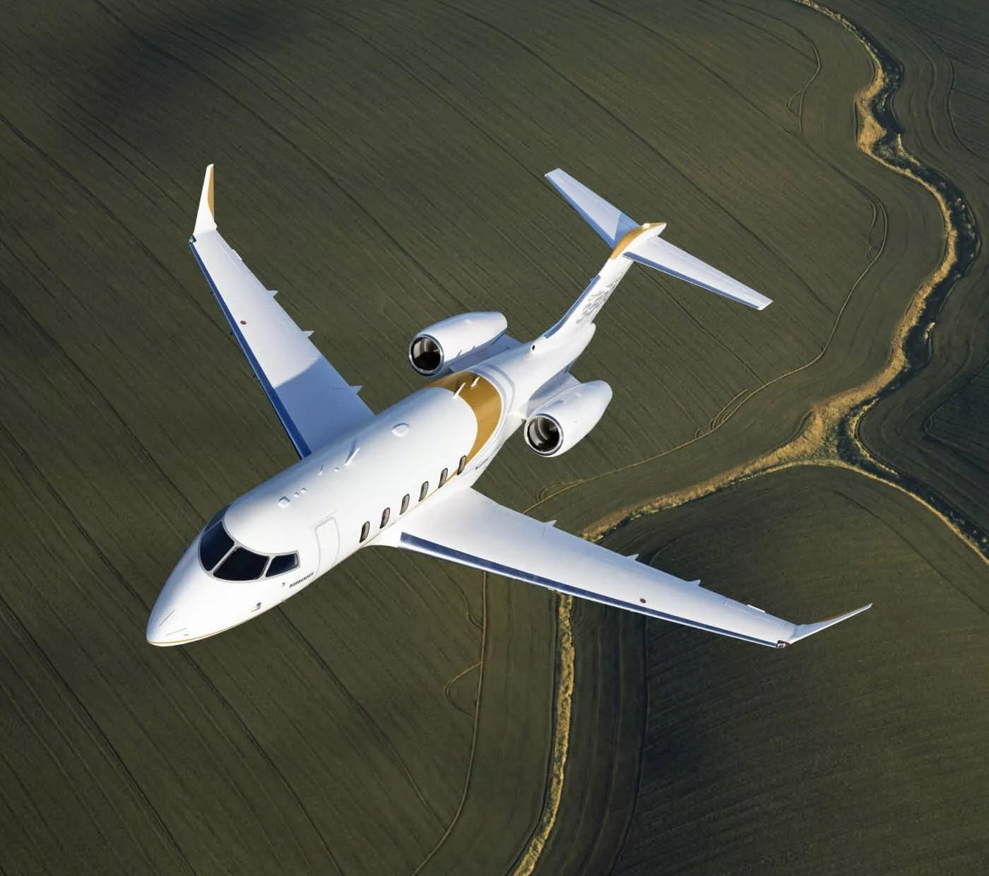 Bombardier Challenger 3500 Challenger 3500: Superior comfort, technology, and range, delivering a luxurious and effortless private jet travel experience