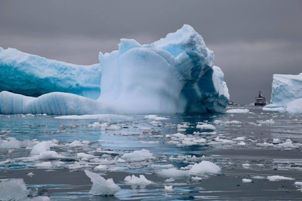 Antarctic Yachting