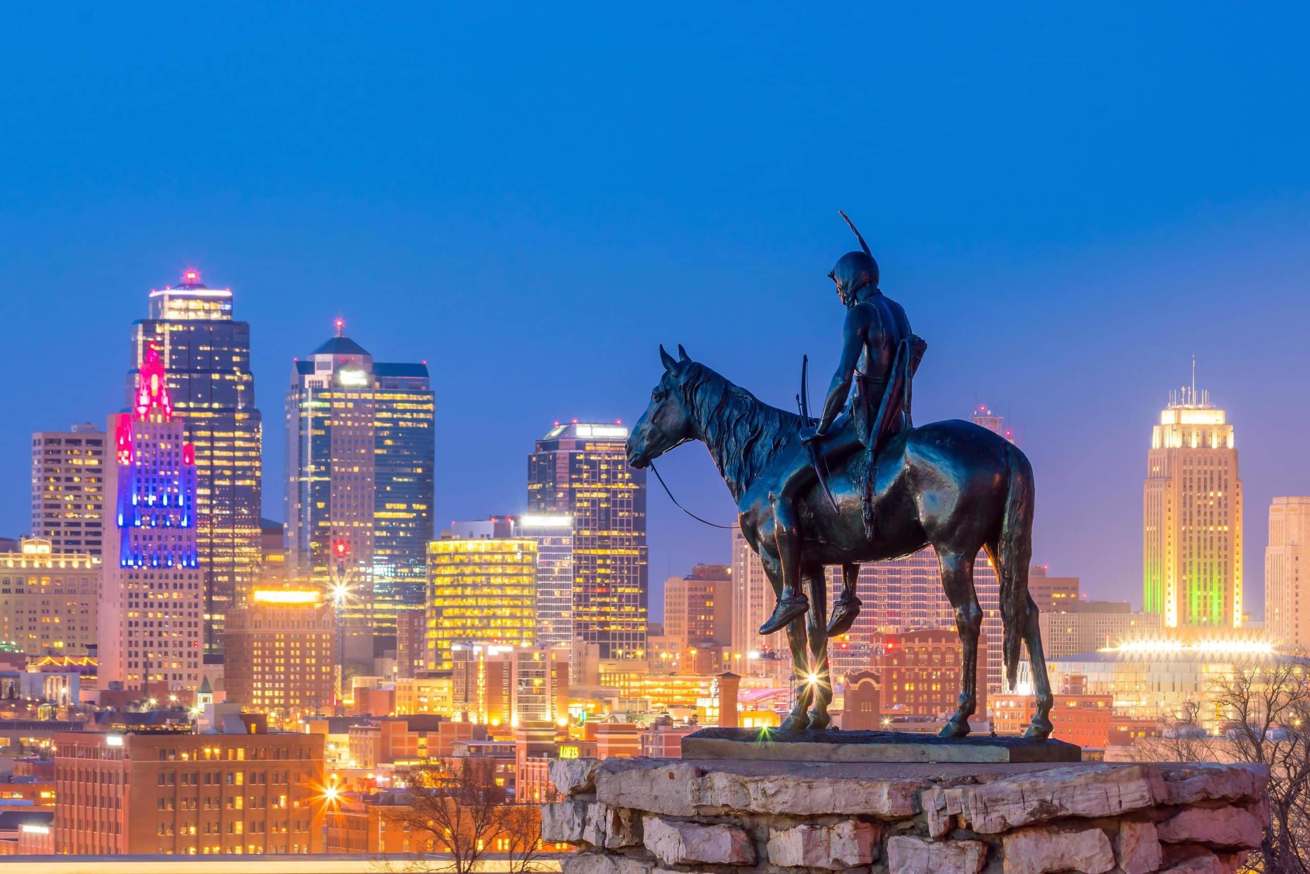 La Statue De Scout, Kansas City, Missouri, USA. Fly Private to Kansas