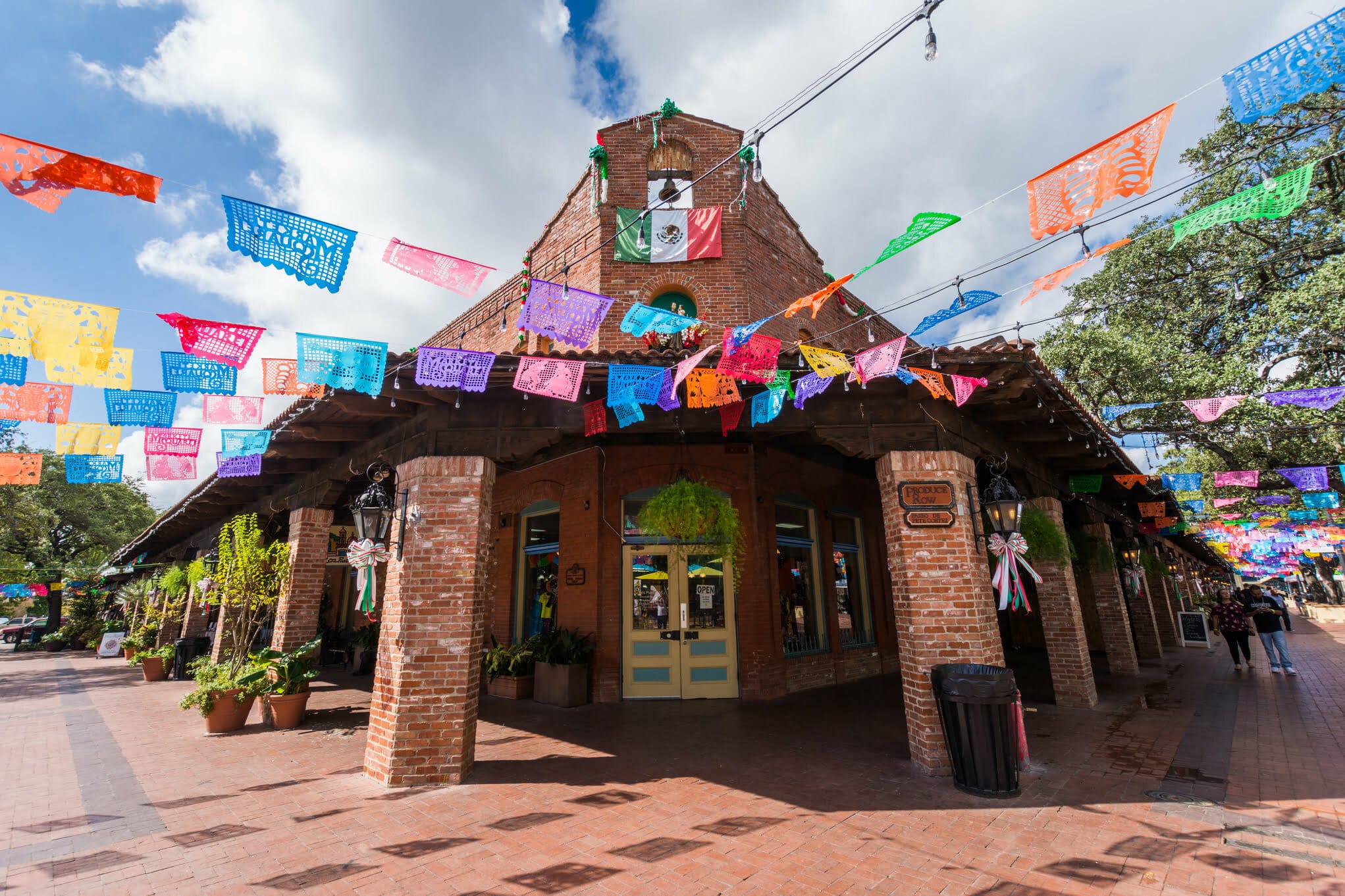San Antonio entertainment.