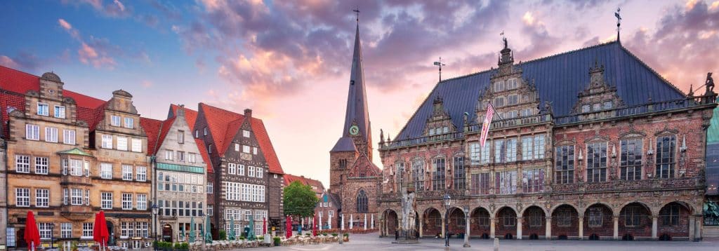 View on the Market square with city hall and Saint Peter cathedral. Fly Private to Bremen.