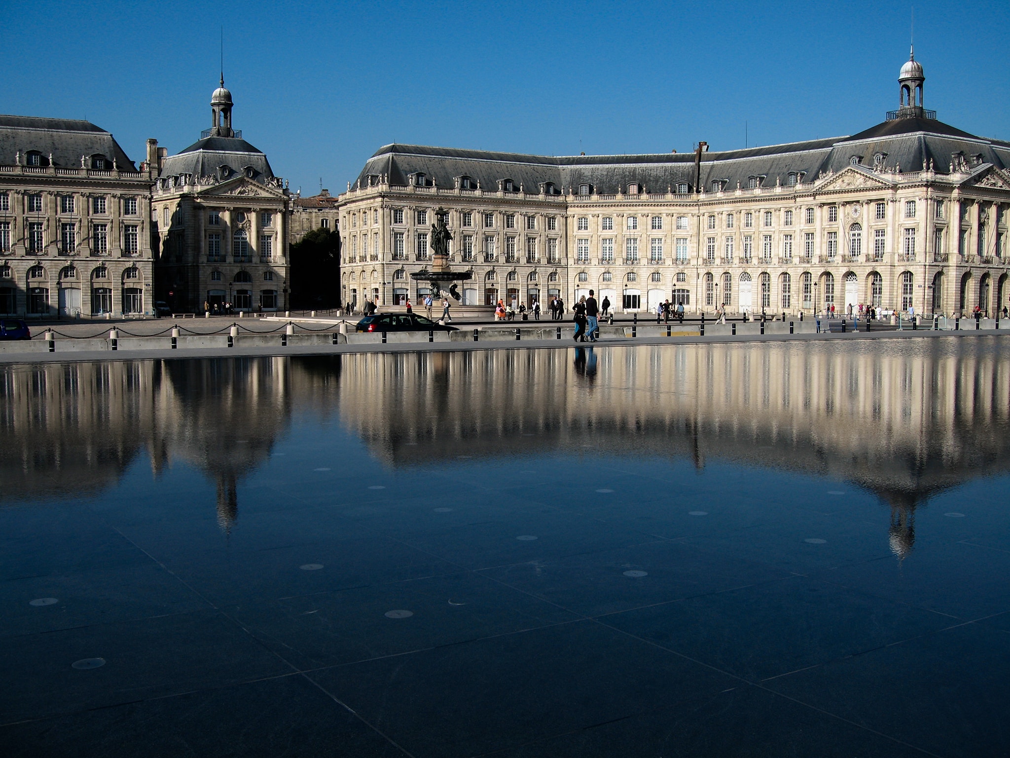 Place De La Bourse And Miroir D’eau. Fly Private to Bordeaux.