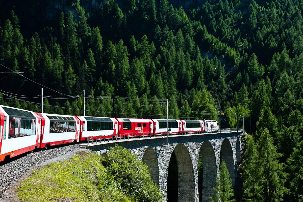 Glacier Express Train. Fly Private to Samedan
