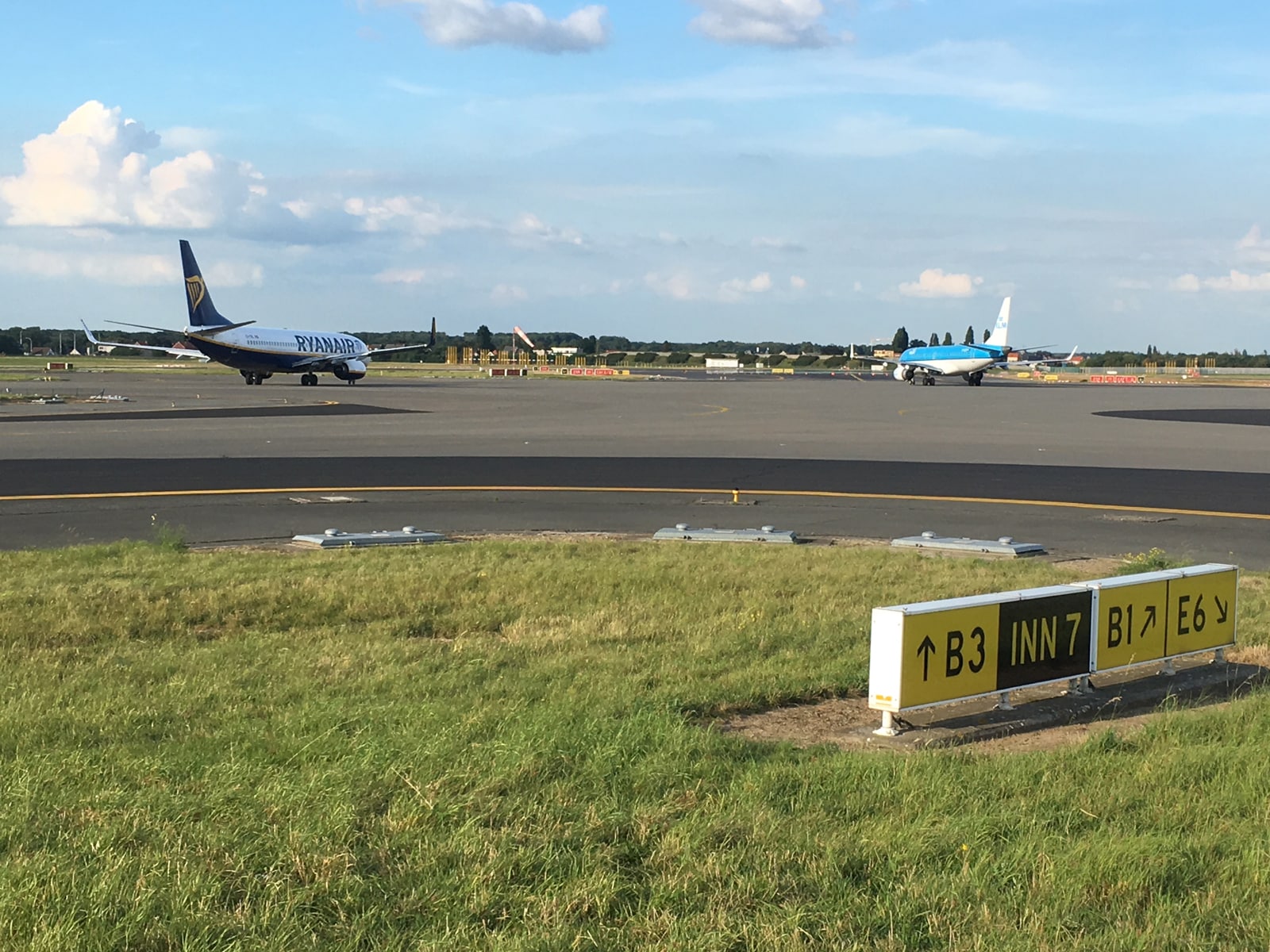 Kortrijk Wevelgem Airport. Fly Private to Wevelgem.