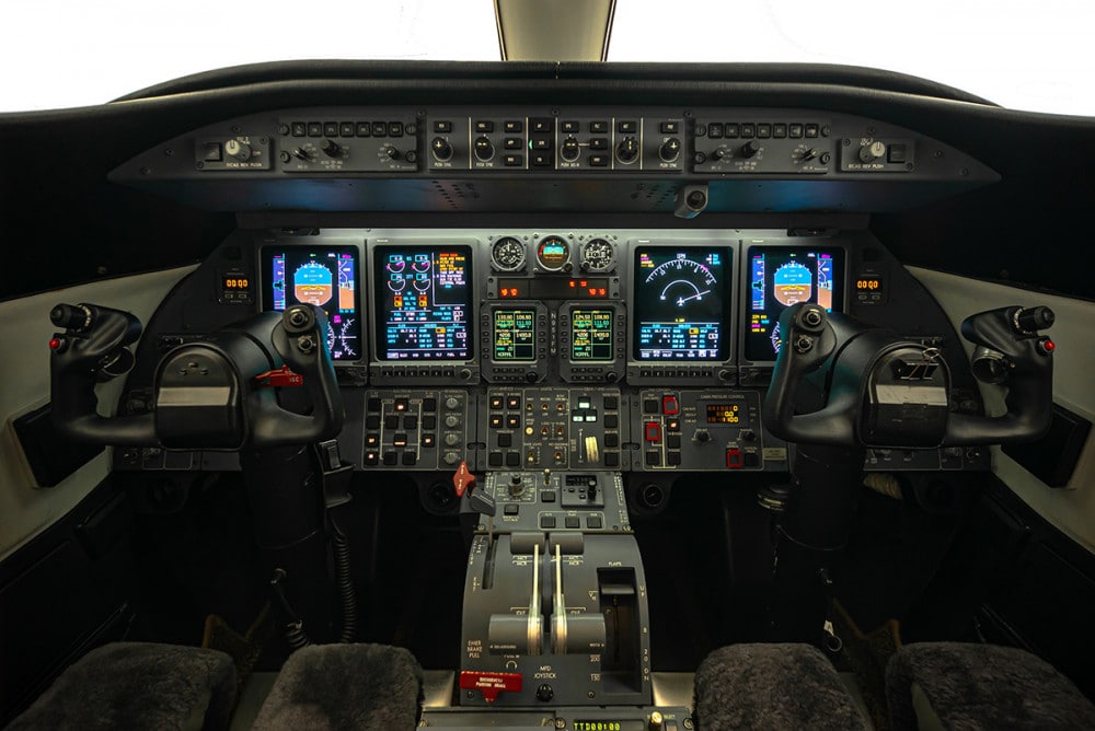 Learjet 40 cockpit
